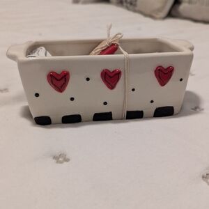 Heart mini loaf pan with tea towel